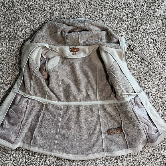 Koolaburra Women's Gray Teddy Jacket - Picture 5 of 9